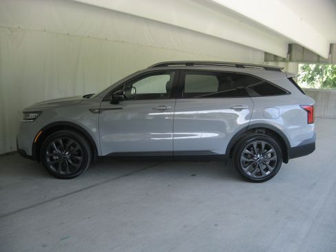 Certified 2023 Kia Sorento X-Line EX image 26