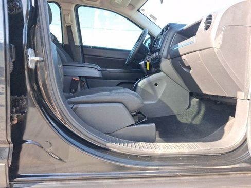 Used 2013 Jeep Compass Sport FWD image 30