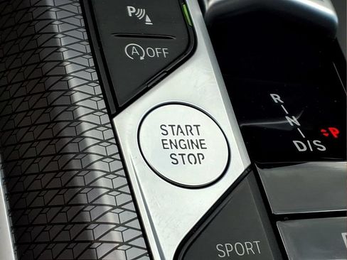 Used 2025 BMW 330i Sedan RWD image 9