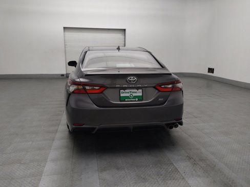 Used 2022 Toyota Camry SE image 6