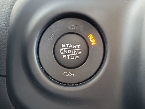 Used 2022 Jeep Wrangler Unlimited Sahara w/ Cold Weather Group image 31