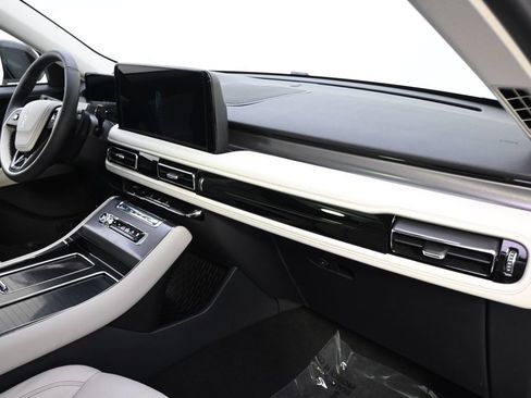 New 2026 Lincoln Aviator AWD w/ Jet Appearance Package image 15