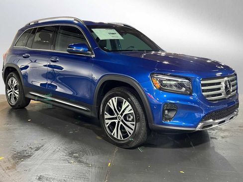 Used 2025 Mercedes-Benz GLB 250 4MATIC image 7