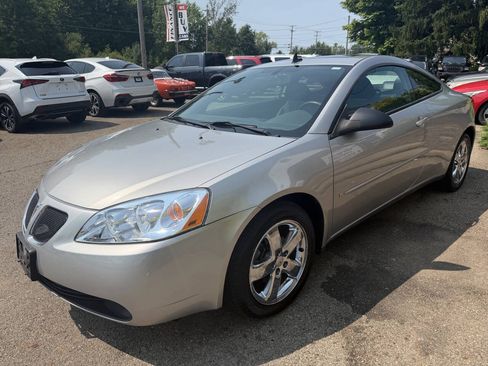 Used 2006 Pontiac G6 GT w/ Premium Value Package 2 FWD image 2
