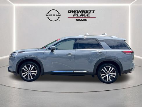 Certified 2024 Nissan Pathfinder Platinum AWD/4WD image 23