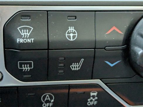 Used 2020 Jeep Wrangler Unlimited Sahara w/ Cold Weather Group image 21