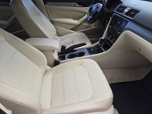 Used 2015 Volkswagen Passat TDI SE image 15
