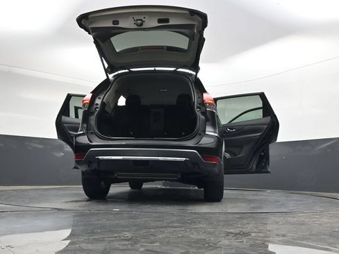Used 2018 Nissan Rogue SV w/ Premium Package AWD/4WD image 43