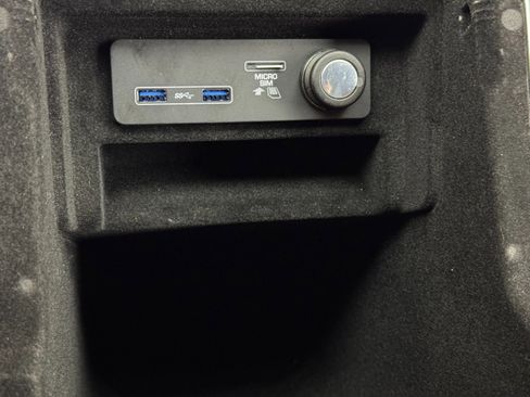 Used 2021 Land Rover Range Rover Sport HST image 38