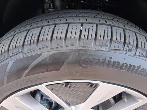 New 2026 Cadillac Optiq Luxury 1 image 28