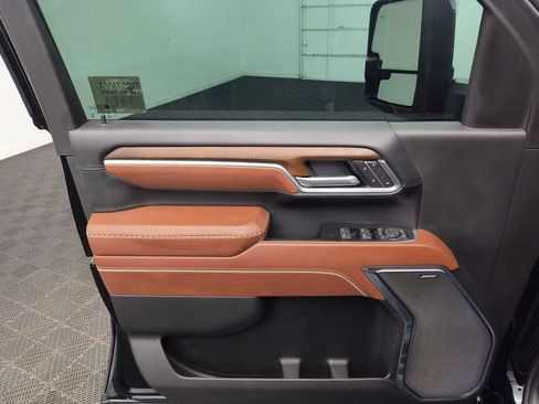 Used 2025 GMC Sierra 2500 Denali Ultimate AWD/4WD image 18