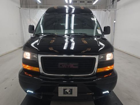 Used 2023 GMC Savana 2500 image 2