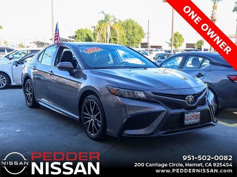 Used 2023 Toyota Camry SE image 1
