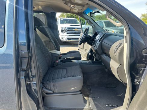 Used 2015 Nissan Frontier SV AWD/4WD image 19