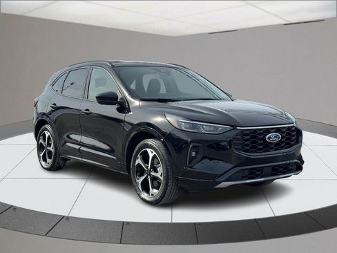 Used 2025 Ford Escape ST-Line Elite w/ Premium Technology Package image 2
