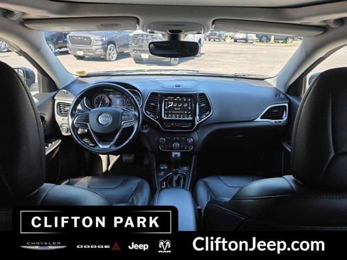 Used 2020 Jeep Cherokee Limited AWD/4WD image 23