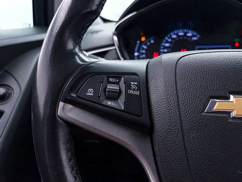 Used 2019 Chevrolet Trax LT w/ LT Convenience Package AWD/4WD image 21
