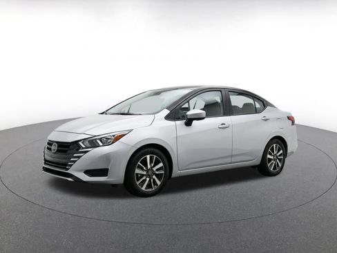 Used 2025 Nissan Versa SV FWD image 3