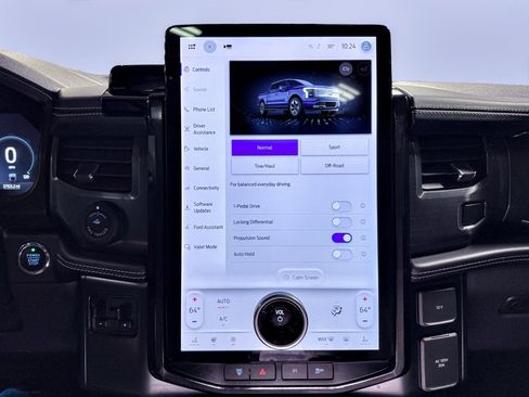 Used 2023 Ford F150 Lightning Platinum image 13