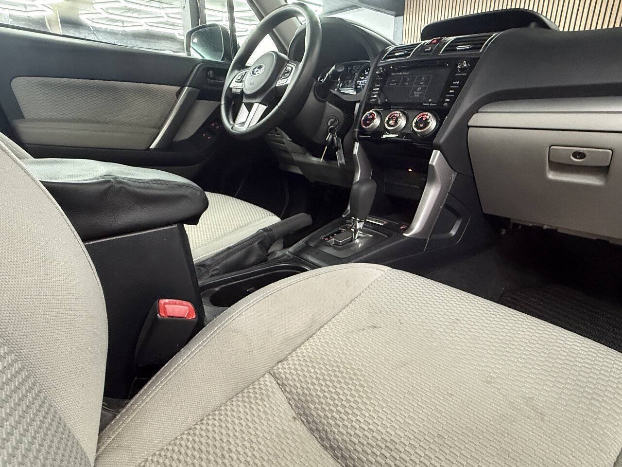 Used 2018 Subaru Forester 2.5i Premium AWD/4WD image 18