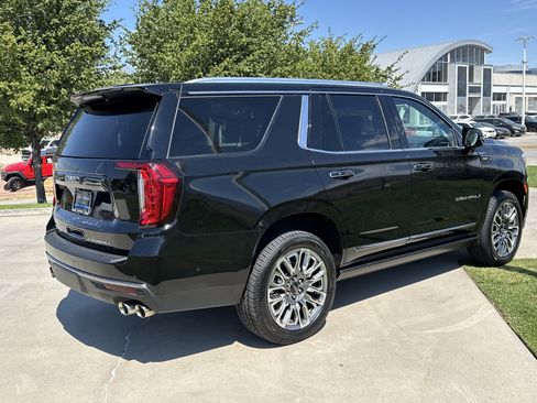 Used 2023 GMC Yukon Denali Ultimate AWD/4WD image 5