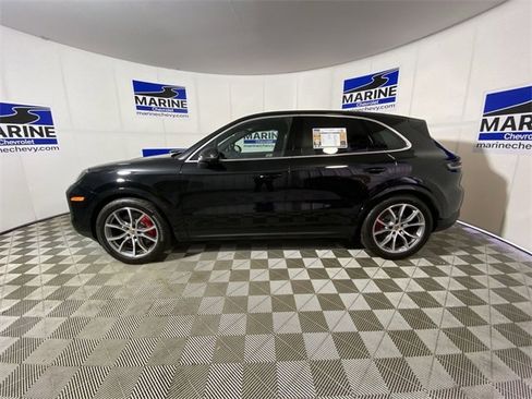 Used 2024 Porsche Cayenne S image 10