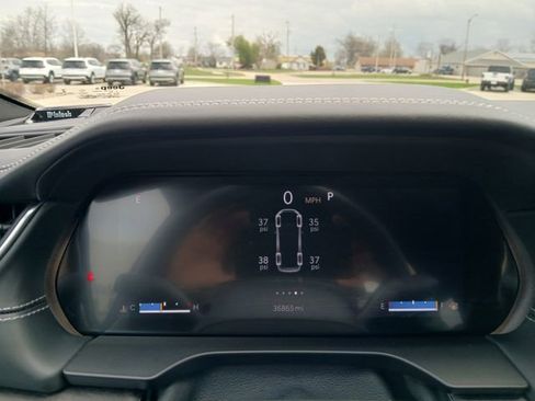 Used 2022 Jeep Grand Cherokee Overland AWD/4WD image 22