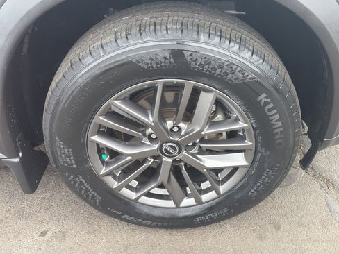 Certified 2023 Nissan Rogue S image 9