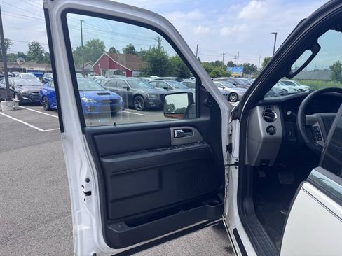 Used 2017 Ford Expedition EL Limited w/ Equipment Group 301A AWD/4WD image 10