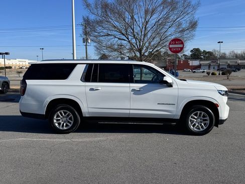Used 2023 Chevrolet Suburban LT image 22