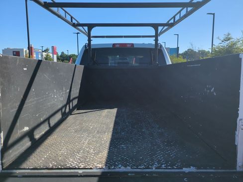 Used 2022 RAM 2500 Tradesman w/ Chrome Appearance Group AWD/4WD image 32