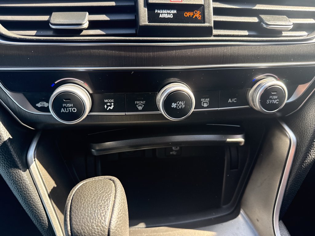 Used 2018 Honda Accord LX image 30