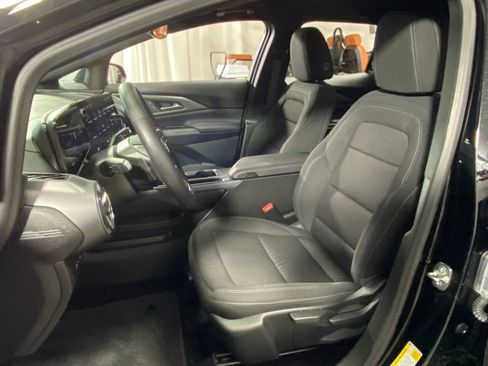 Used 2025 Chevrolet Equinox EV LT FWD image 16