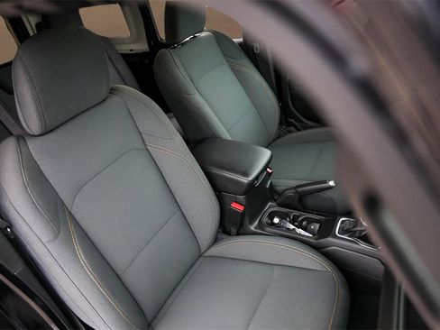 Used 2025 Jeep Wrangler Sport S image 29