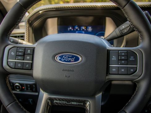 New 2025 Ford F250 Lariat w/ Lariat Ultimate Package image 42