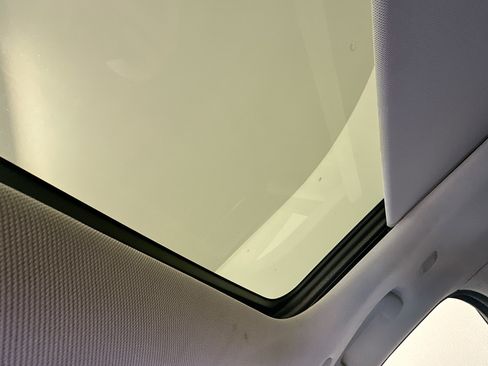 Used 2023 Jeep Grand Cherokee 4WD 4xe w/ Luxury Tech Group II image 27