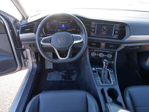 Certified 2024 Volkswagen Jetta SE image 21