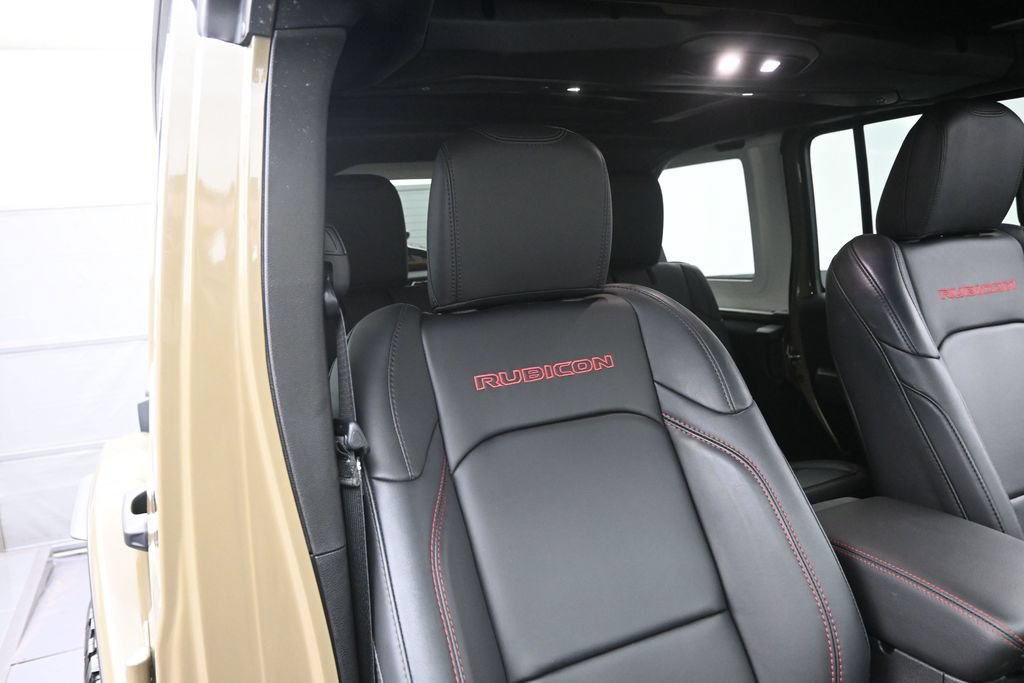 Used 2025 Jeep Wrangler Unlimited Rubicon AWD/4WD image 18
