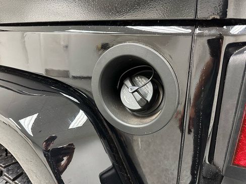 Used 2007 Jeep Wrangler Unlimited X w/ Dual Top Group image 27