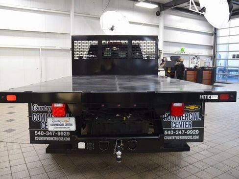 Used 2024 RAM 5500 Tradesman w/ Chrome Appearance Group image 4