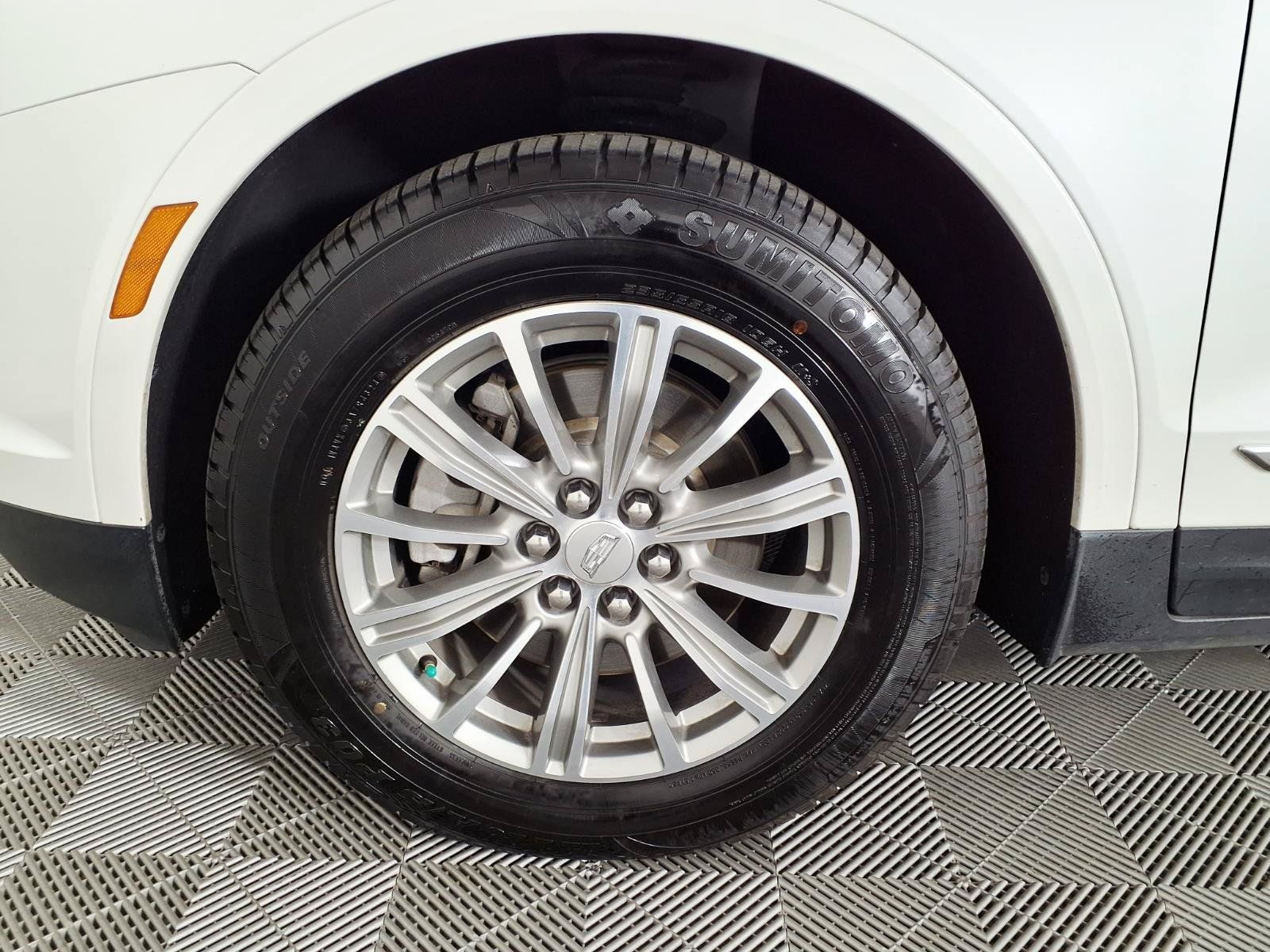 Used 2017 Cadillac XT5 Luxury FWD image 7