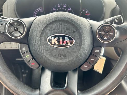 Used 2018 Kia Soul + FWD image 12