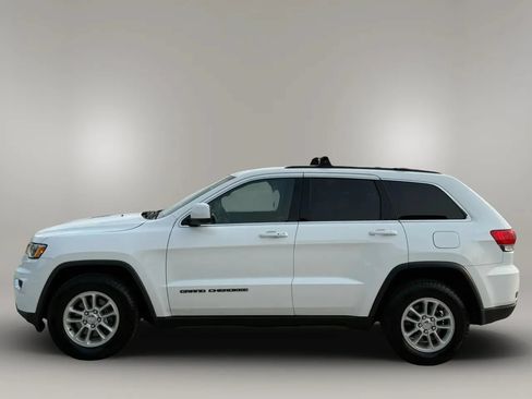 Used 2018 Jeep Grand Cherokee Laredo AWD/4WD image 5