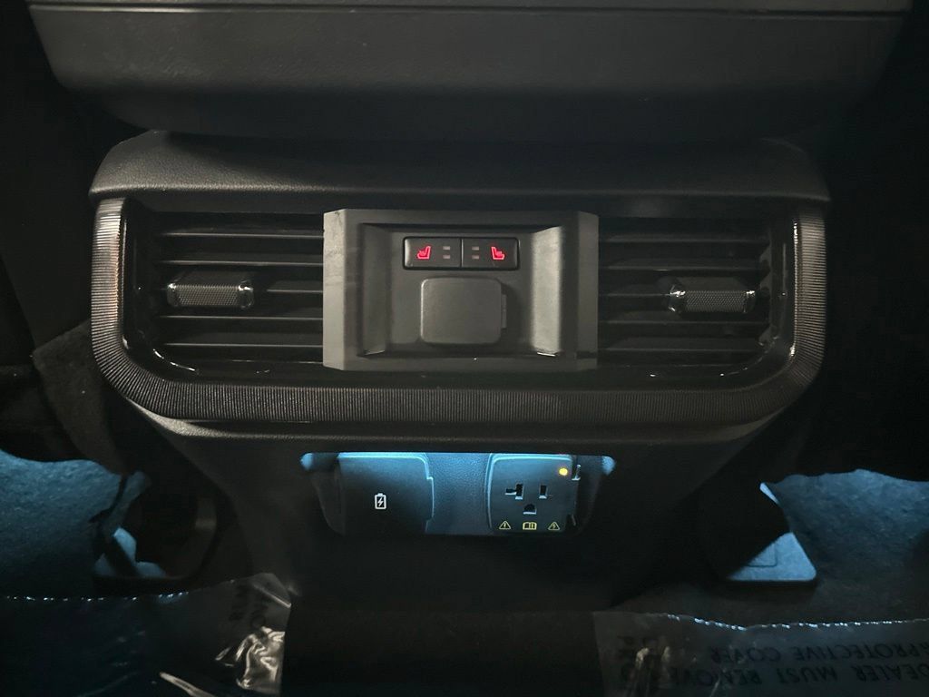 Used 2024 Ford F150 Lightning Platinum AWD/4WD image 24