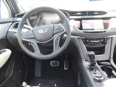 New 2026 Cadillac XT5 Sportv AWD/4WD image 22