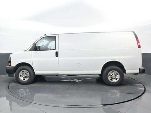 Used 2020 Chevrolet Express 2500 w/ Driver Convenience Package image 7