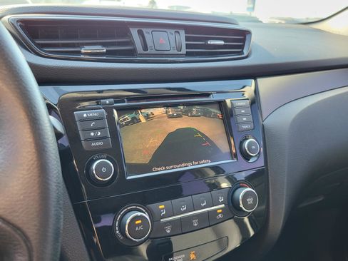 Used 2019 Nissan Rogue Sport S image 27