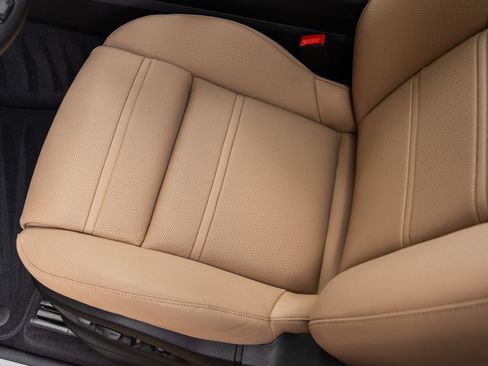 New 2026 Porsche Cayenne Coupe AWD/4WD image 24