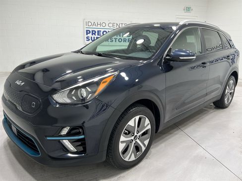 Used 2022 Kia Niro EX image 4
