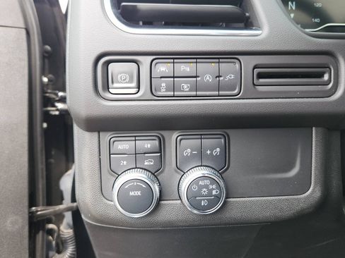 Used 2022 GMC Yukon SLT w/ SLT Premium Package AWD/4WD image 25